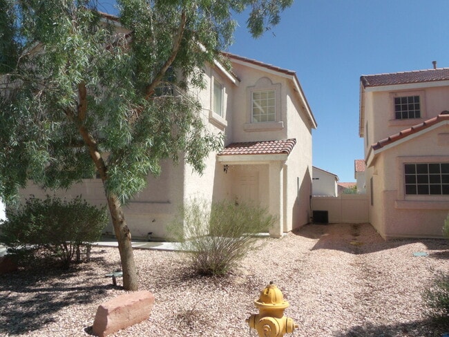 Building Photo - Large Single Family Home in Northwest