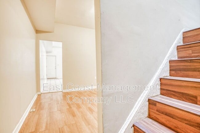 Photo - 402 E Lorraine Ave