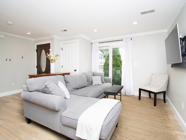 Photo - 10 Symmes St Unit 1