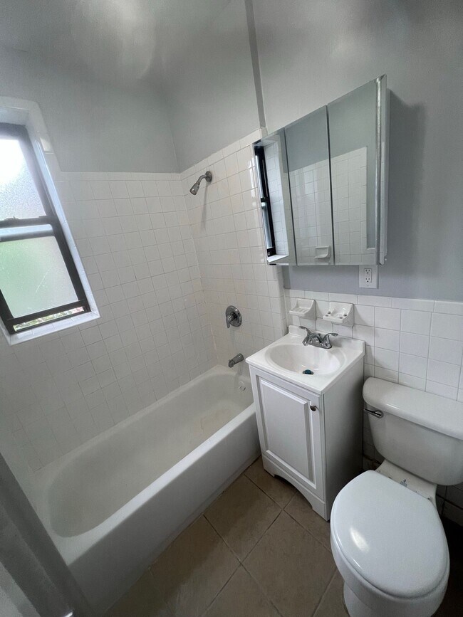 Photo - Hummingbird Heights 320