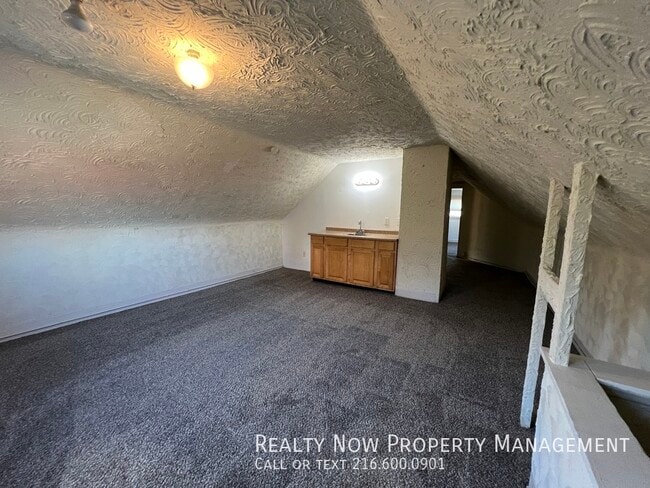 Photo - 1643 Hillcrest Rd Unit 3