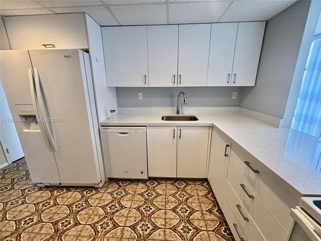 Photo - 2001 Atlantic Shores Blvd Unit 409