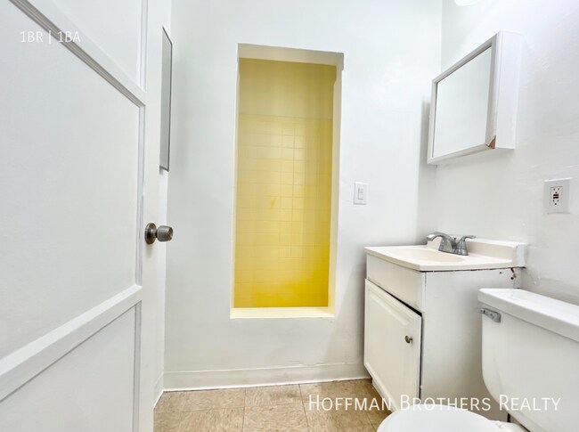 Photo - 1559 N Hill Ave Unidad 24A