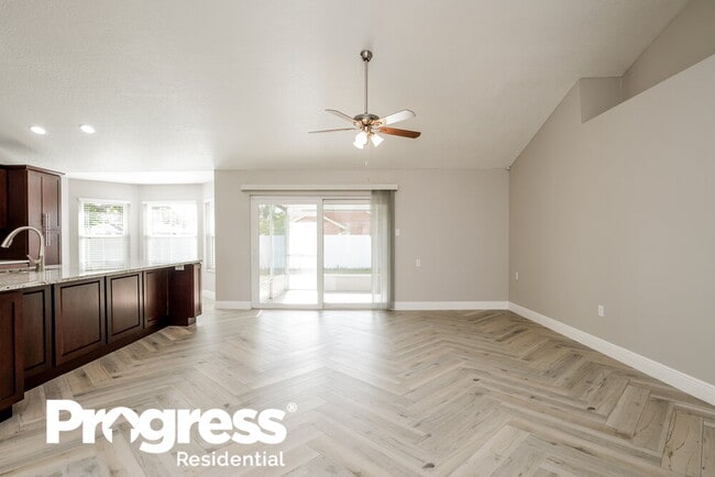 Photo - 2877 Middleton Cir