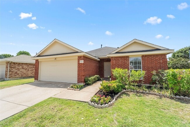 Building Photo - 9825 Tyler Dr