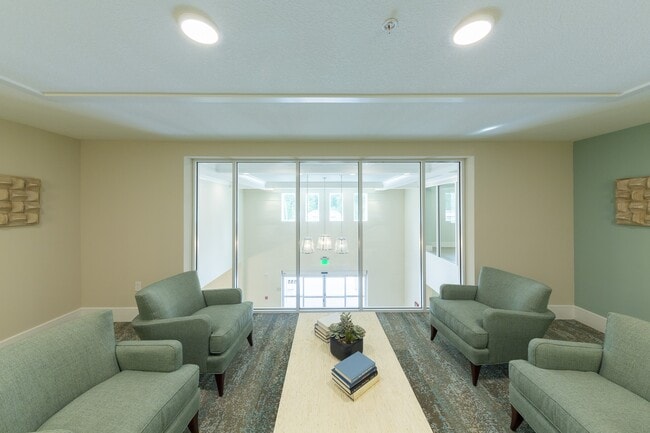 Jacksonville, FL| Melissa Grove | Reading Room
