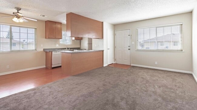 Building Photo - 459 W Alamos Ave Unit 4 Rental