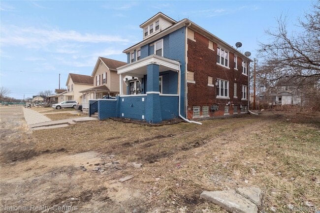 Photo - 767 Navahoe St