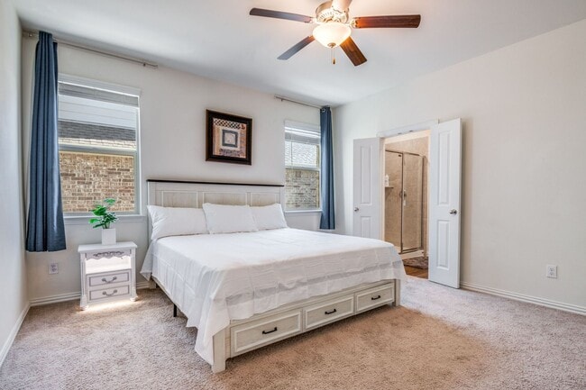 Photo - 844 Lauren Grove Ln