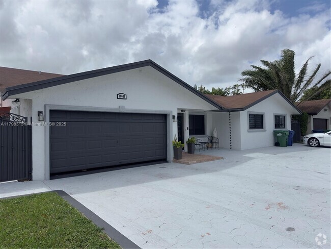 Building Photo - 10600 SW 146th Ct Rental