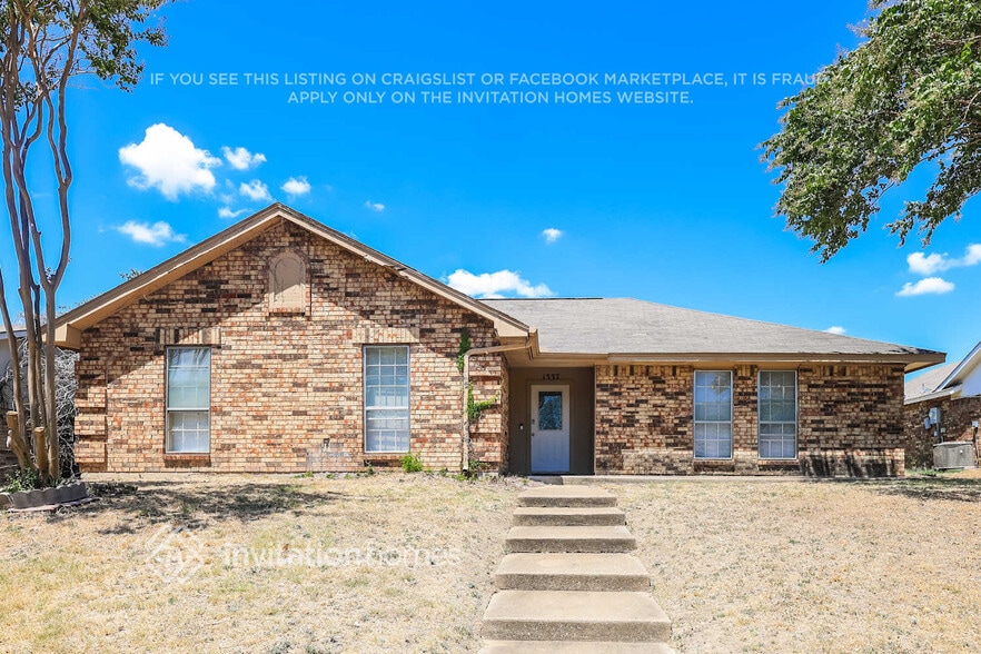 1337 Greenbriar Ln
