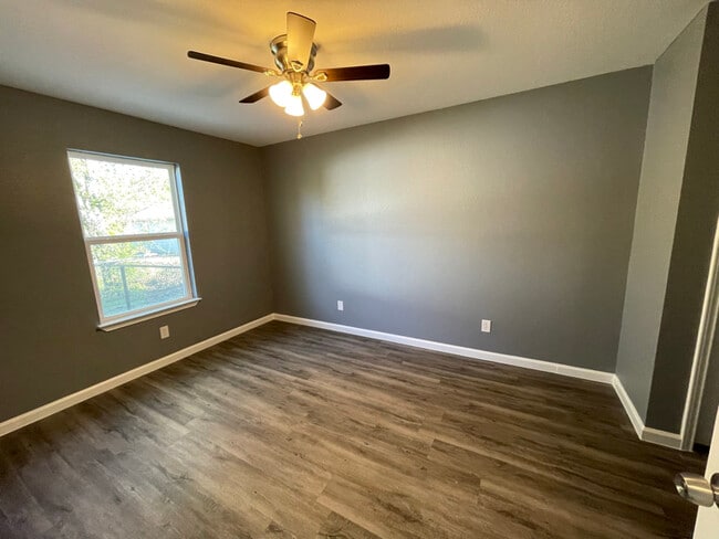 Photo - 501 S Front St