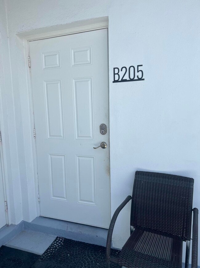 Photo - 322 Harding St Unit B205
