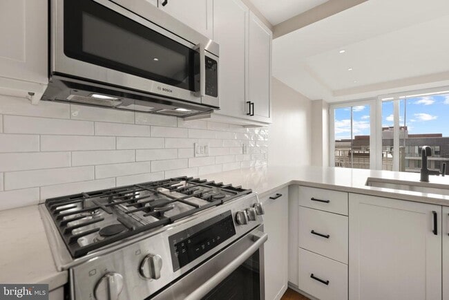 Photo - 925 N Fairfax St Unit 507