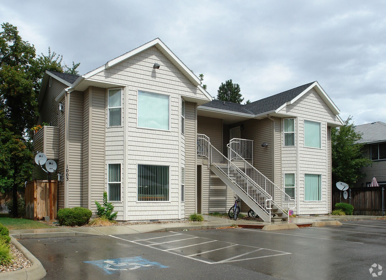 Photo - Parkway Apartments
