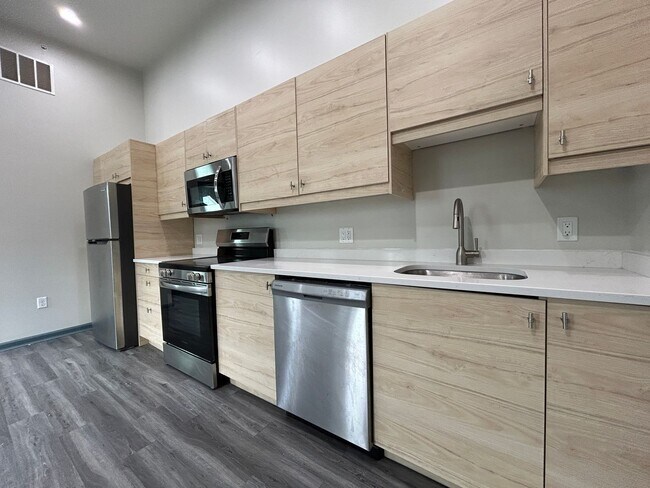 Photo - 50 E Utica St Unit 3D