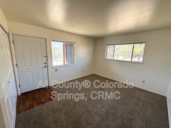 1105 Cree Dr Unit 4