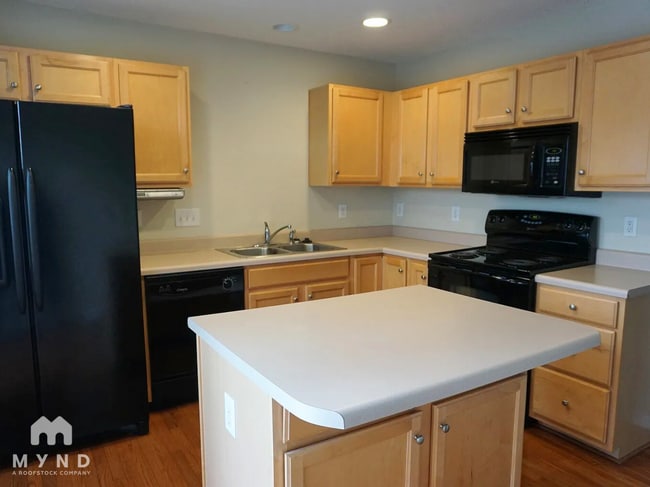 Photo - 312 Malamute Ln