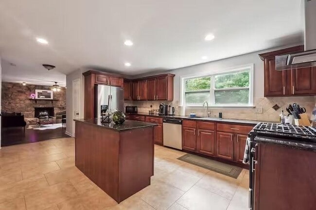 Photo - 230 Chaffin Ridge Trce
