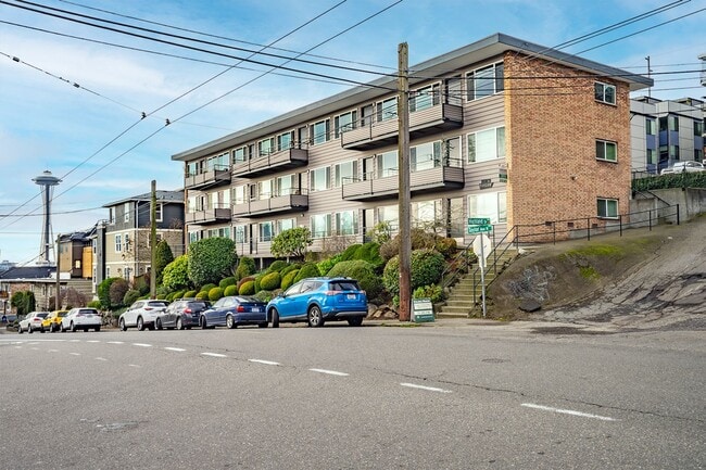 Dolores Manor Apartments
