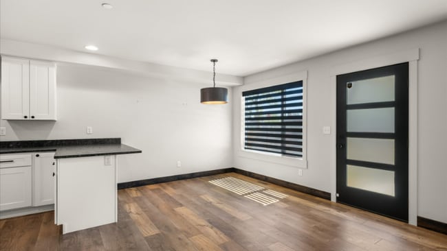 Photo - 1010 E 7th St