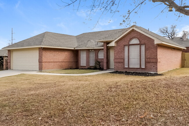 Photo - 100 Sandlewood Ln