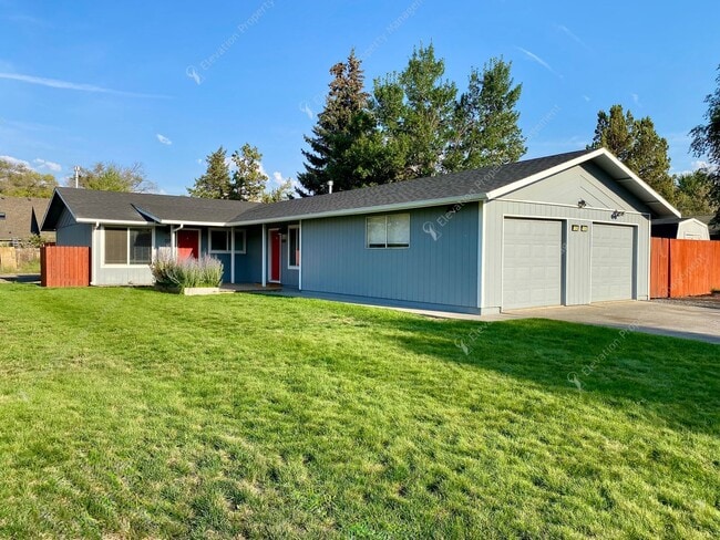 Building Photo - 2 BR in Redmond w/ huge yard Rental