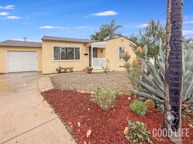 Building Photo - Charming 2BR/2BA home available in La Mesa with Large backyard!