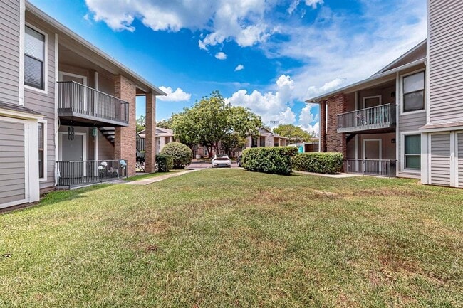 Building Photo - 10616 Mellow Meadow Dr Unit 9D