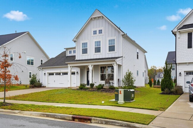 Photo - AVAILABLE BEAUTIFUL AND COMFORTABLE HOME