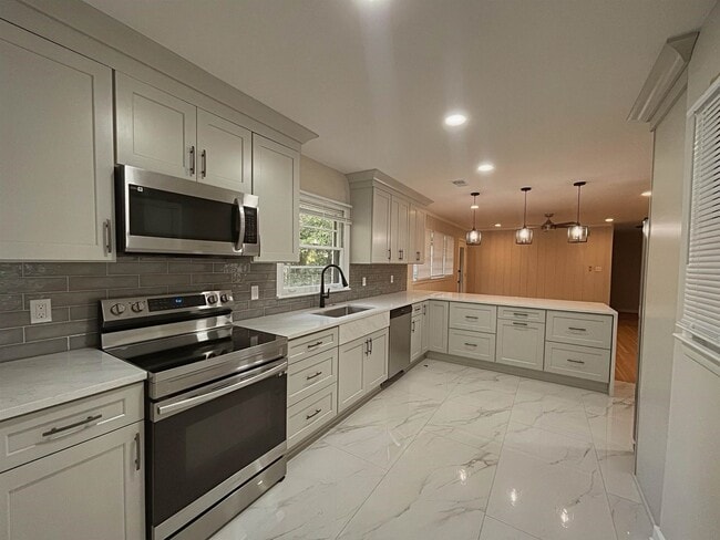 Photo - 456 Sharon Dr