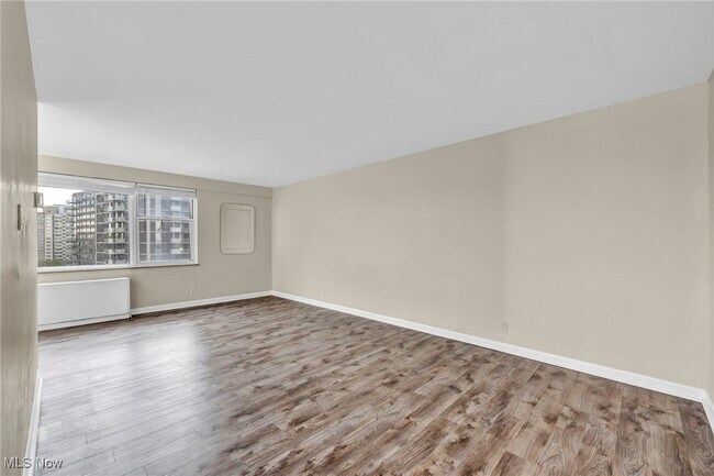 Photo - 11850 Edgewater Dr Unit 808