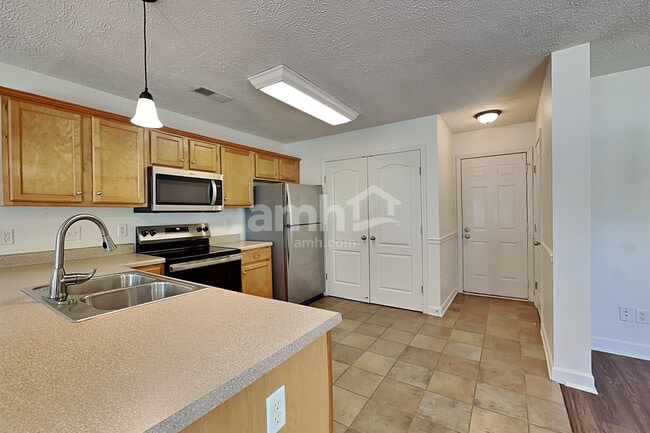 1504 Beaconcrest Cir