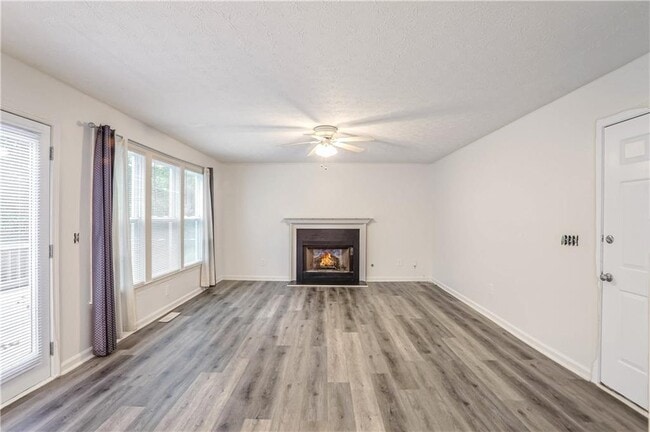 Photo - 3571 Forest Glen Trail