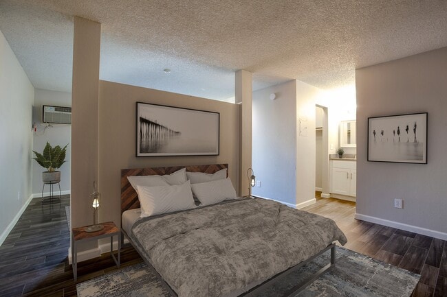 Photo - The Link at 4th Ave