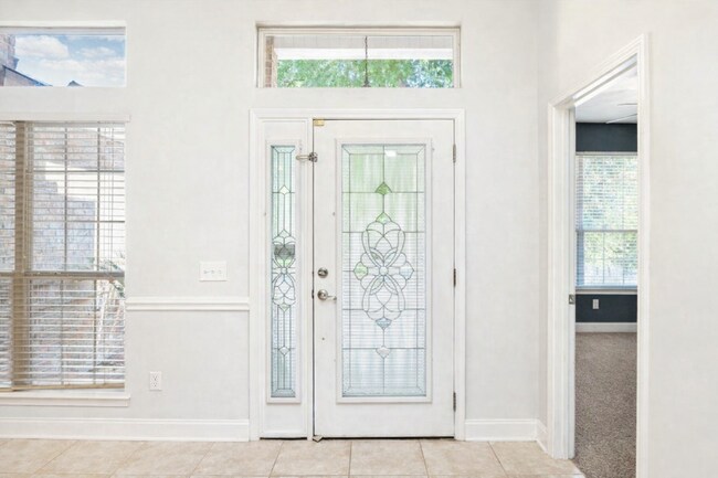 Photo - 4 Bedroom in Ideal Neighborhood!!