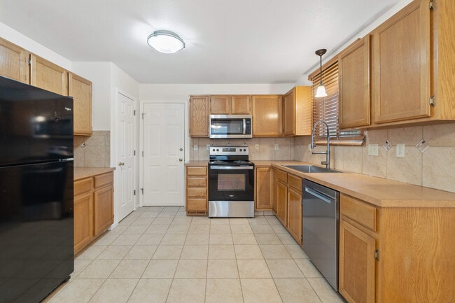 Photo - 209 E Chestnut St