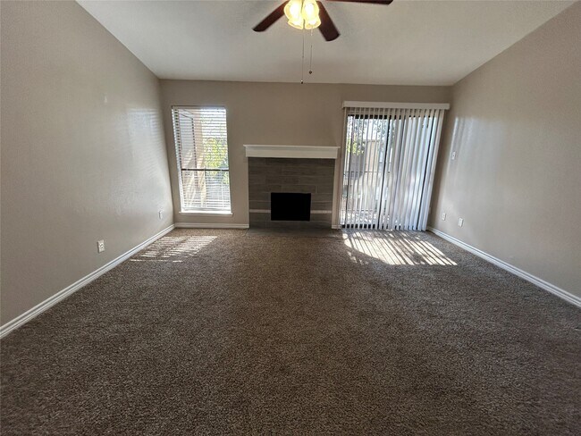 Photo - 3300 Pebblebrook Dr