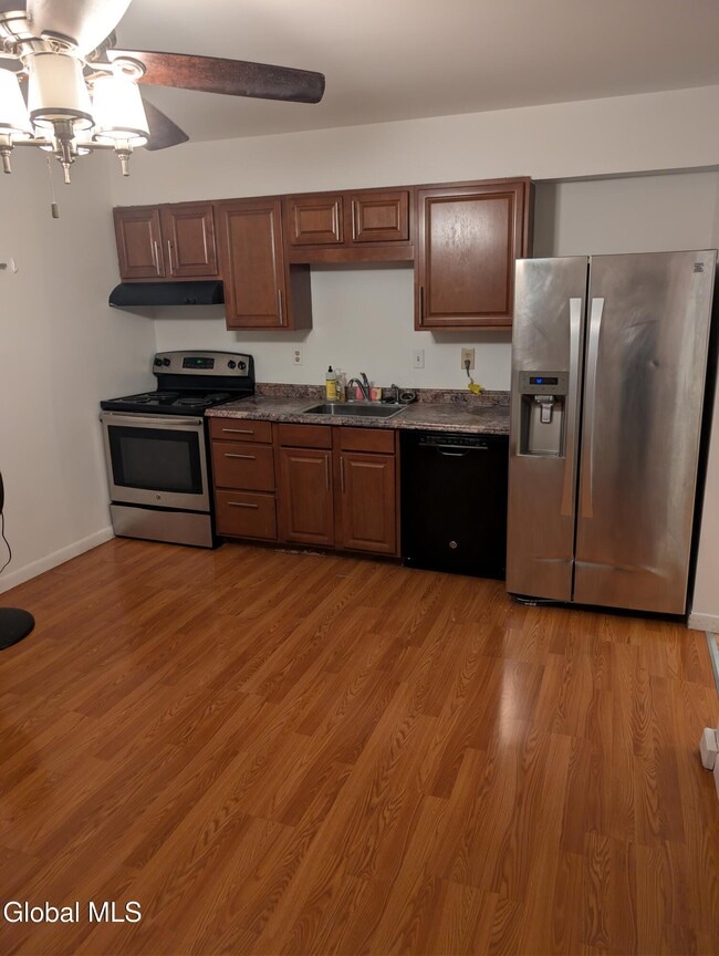 Photo - 2 Friebel Rd