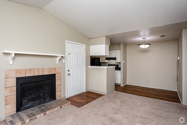 1BR, 1BA - 645 SF - Summit Midtown