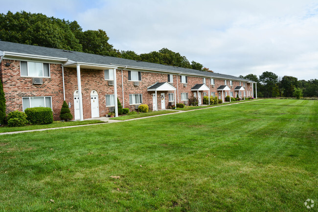 Apartments for Rent in Holbrook NY - 542 Apartments | ForRent.com