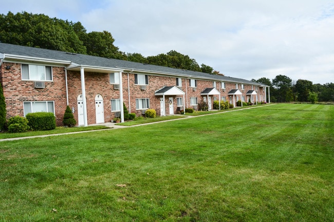 Building Photo - Brookwood at Holbrook Rental