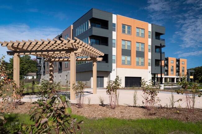 Harbor View Apartments