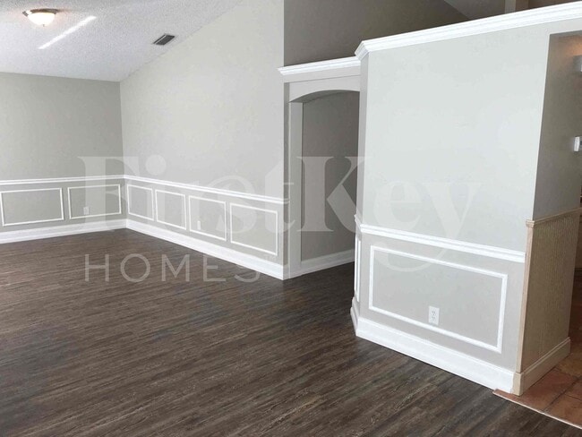 Photo - 1609 Whiting St SE