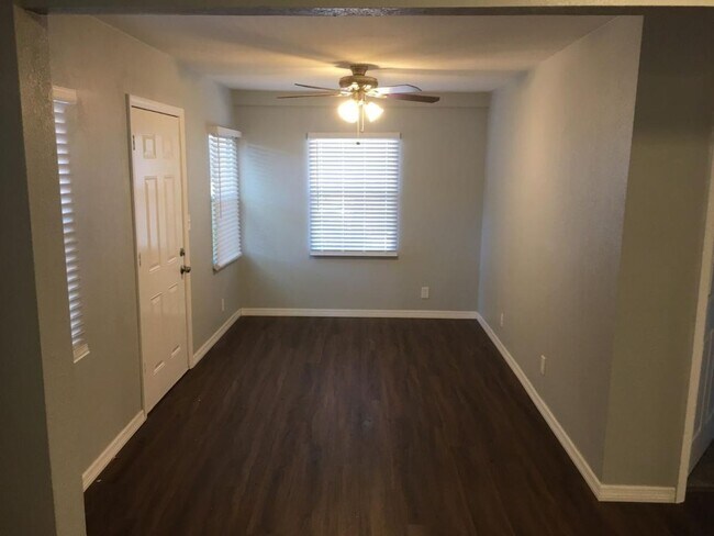 Photo - Updated 4/1 Home in St Petersburg