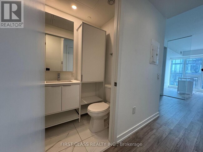 Photo - 77 Shuter St Unit 2509