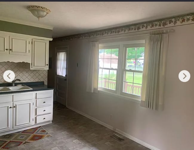 Photo - 2829 Hillside Dr