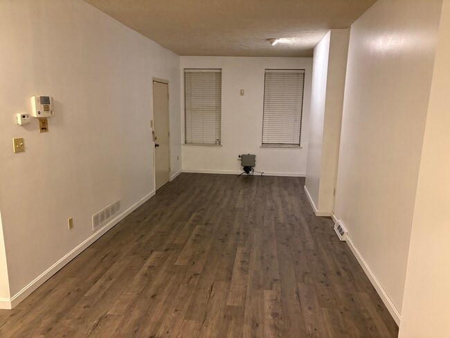 Building Photo - 306 Jacksonia St Unit #1