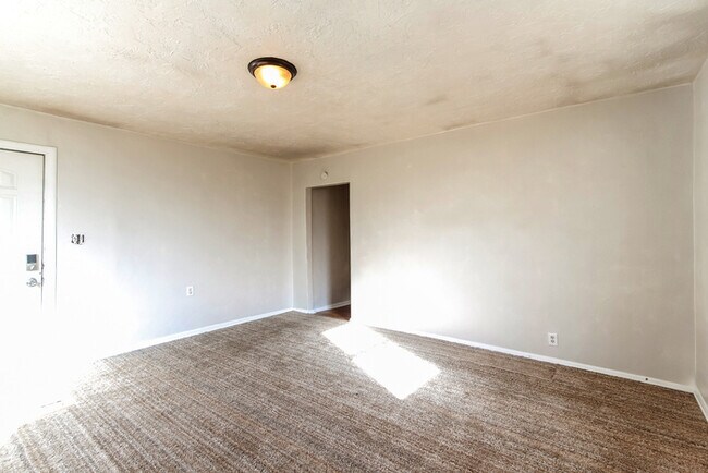 Photo - Freshly Renovated & Ready for You — Cozy 1 Bedroom Duplex (Voucher Friendly!)
