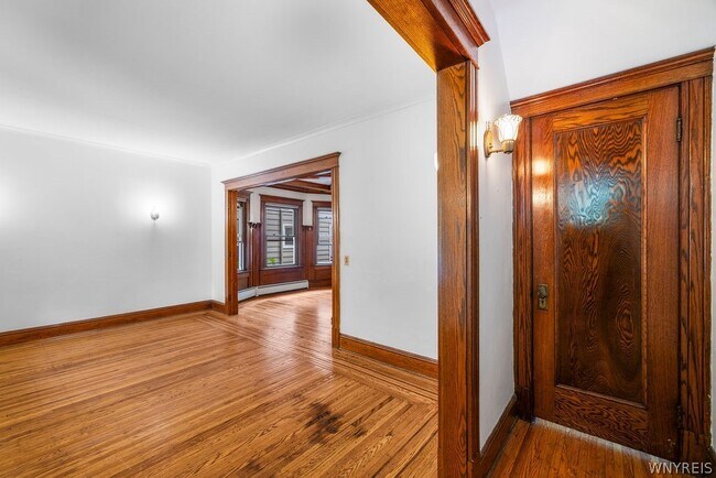 845 Potomac Ave